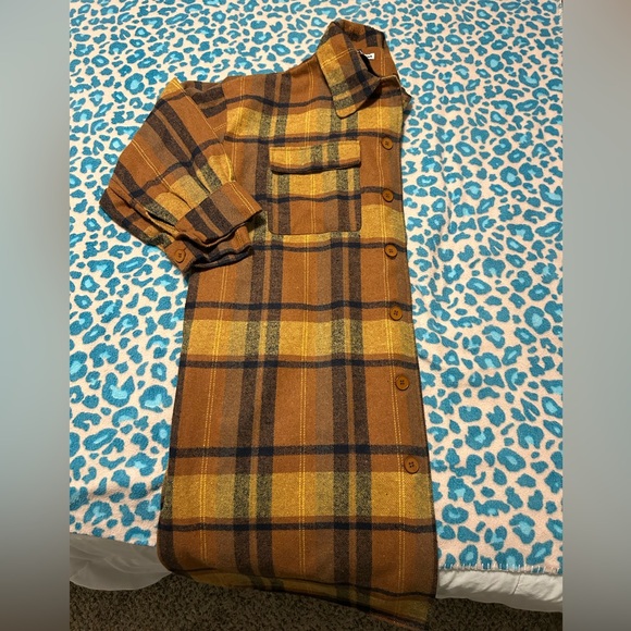 Fashion Nova Plaid Shacket in Large- Brown Yellow and Black. - Picture 2 of 7